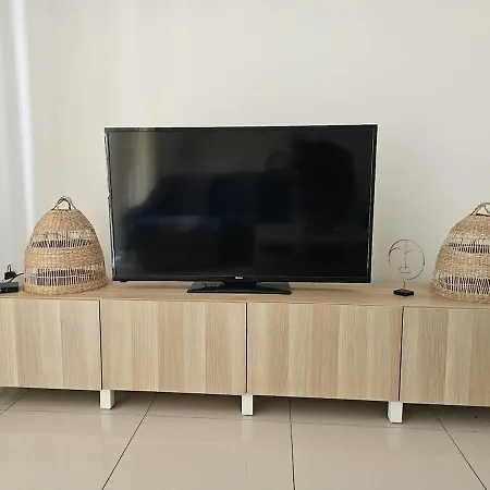 013 Seafront 2 Bedroom In Appartement *
